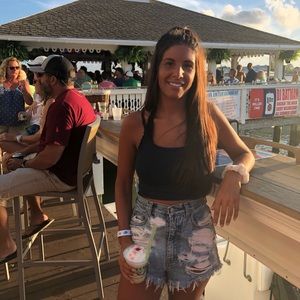 Meet your Posher, Melissa